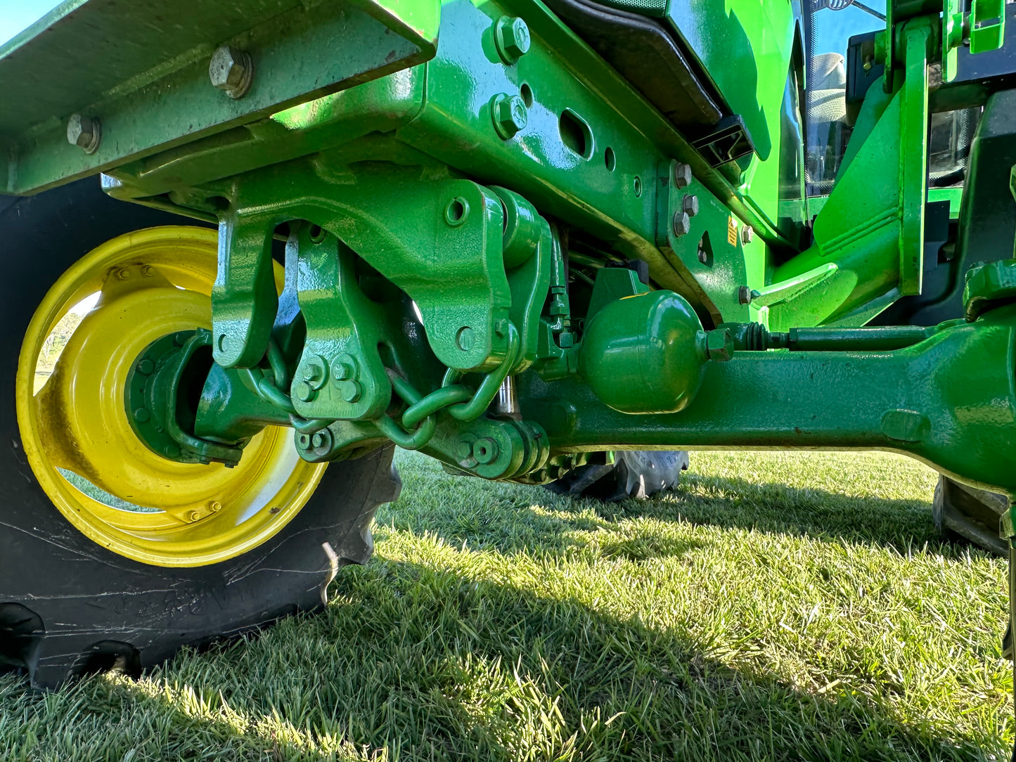 2016 John Deere 6125M