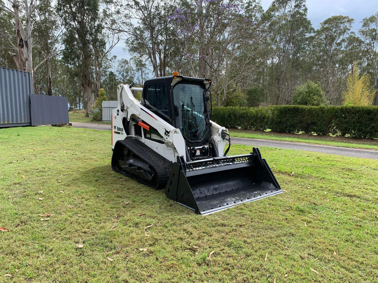 2016 Bobcat T590 High flow