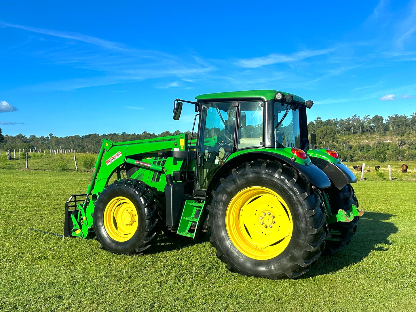 2016 John Deere 6125M