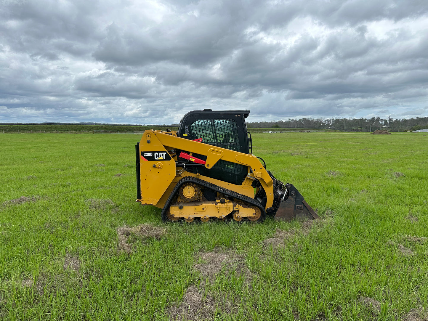 2016 Cat 239D High flow