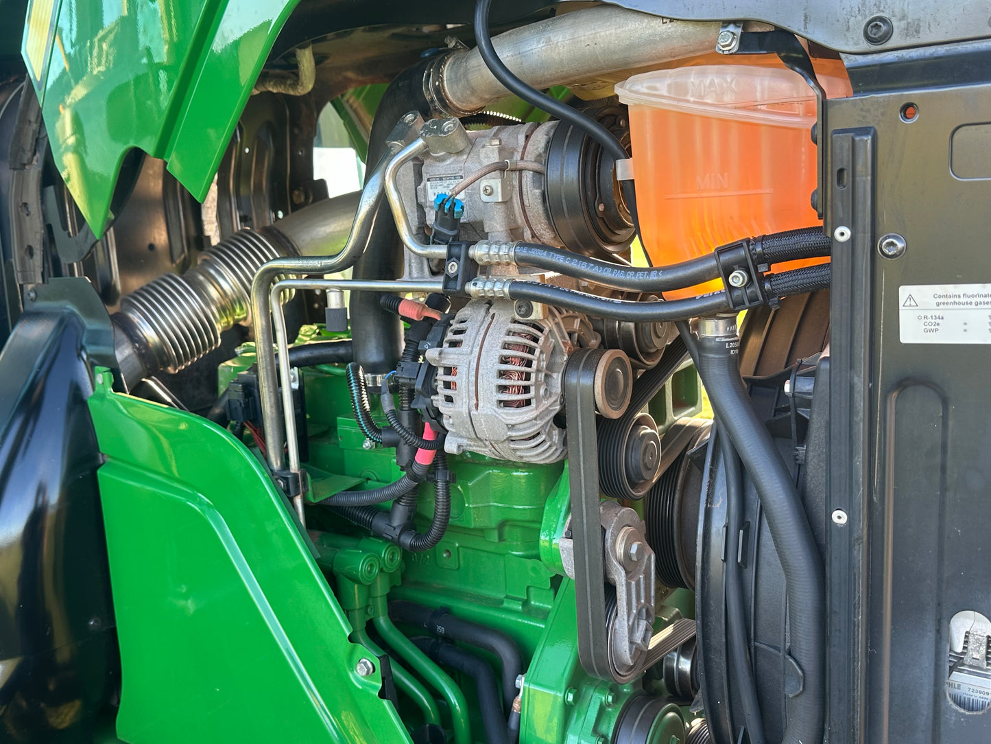 2018 John Deere 6125M