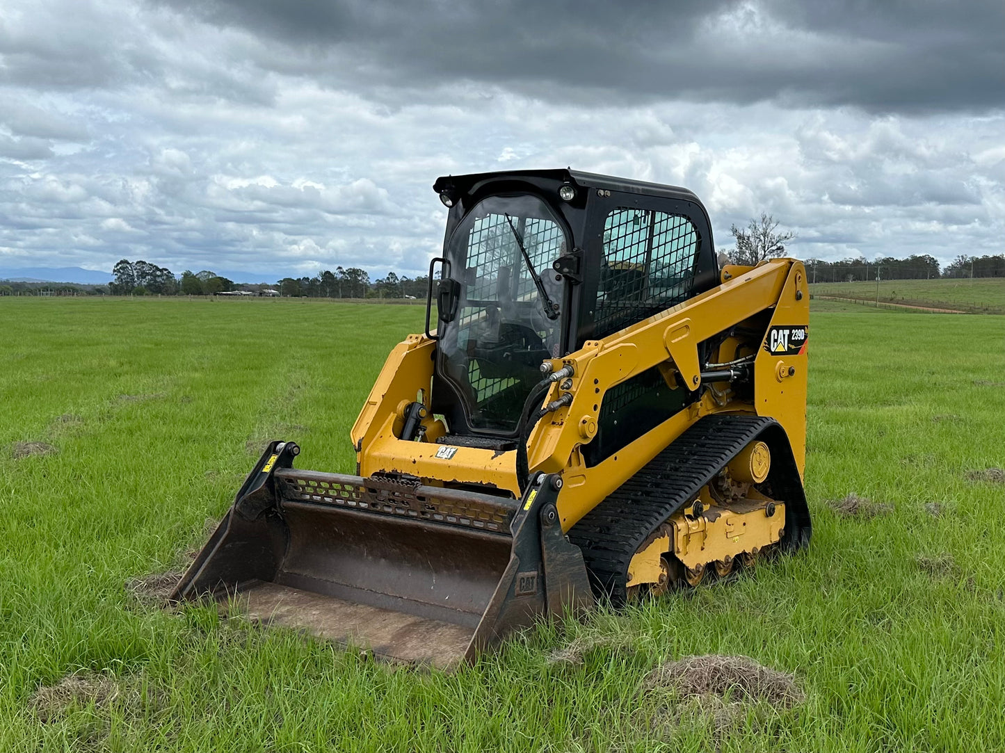 2016 Cat 239D High flow