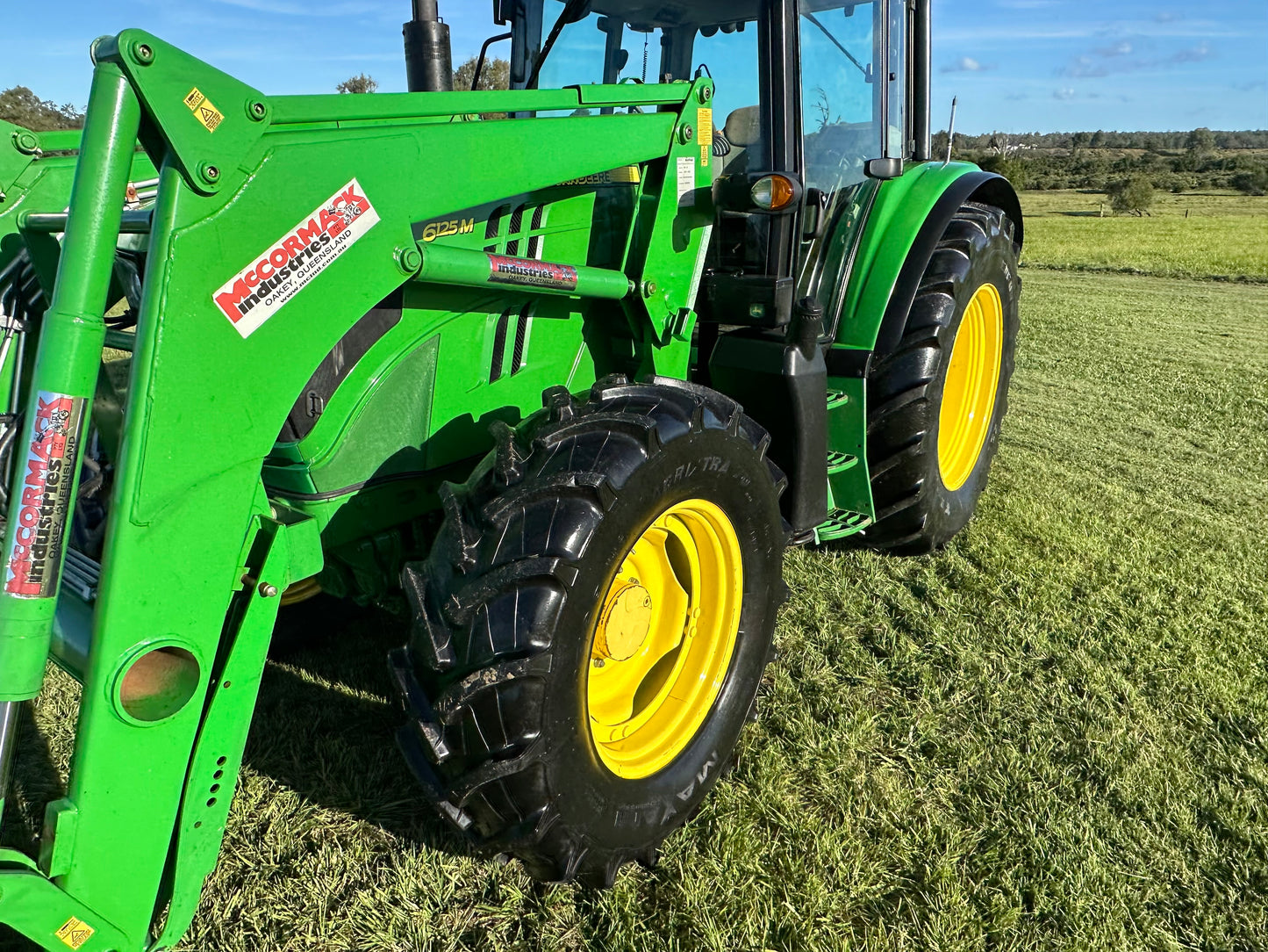 2016 John Deere 6125M