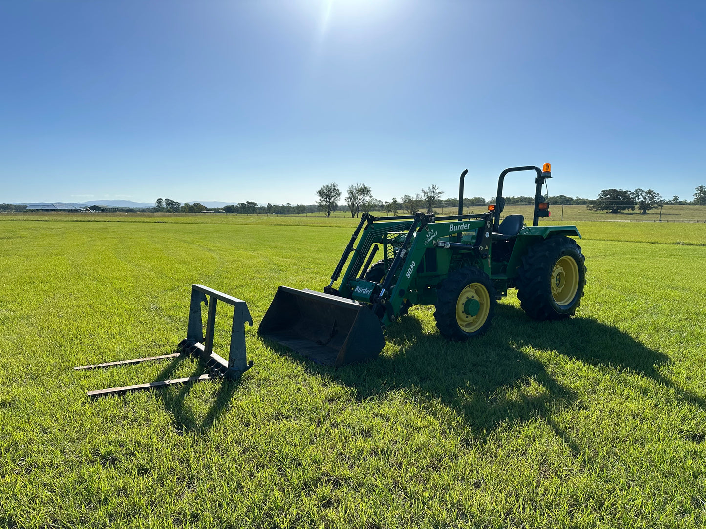 John Deere 5403