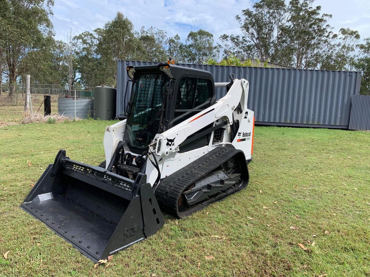 2016 Bobcat T590 High flow