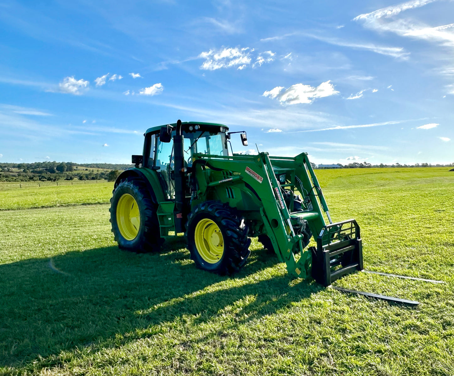 2016 John Deere 6125M