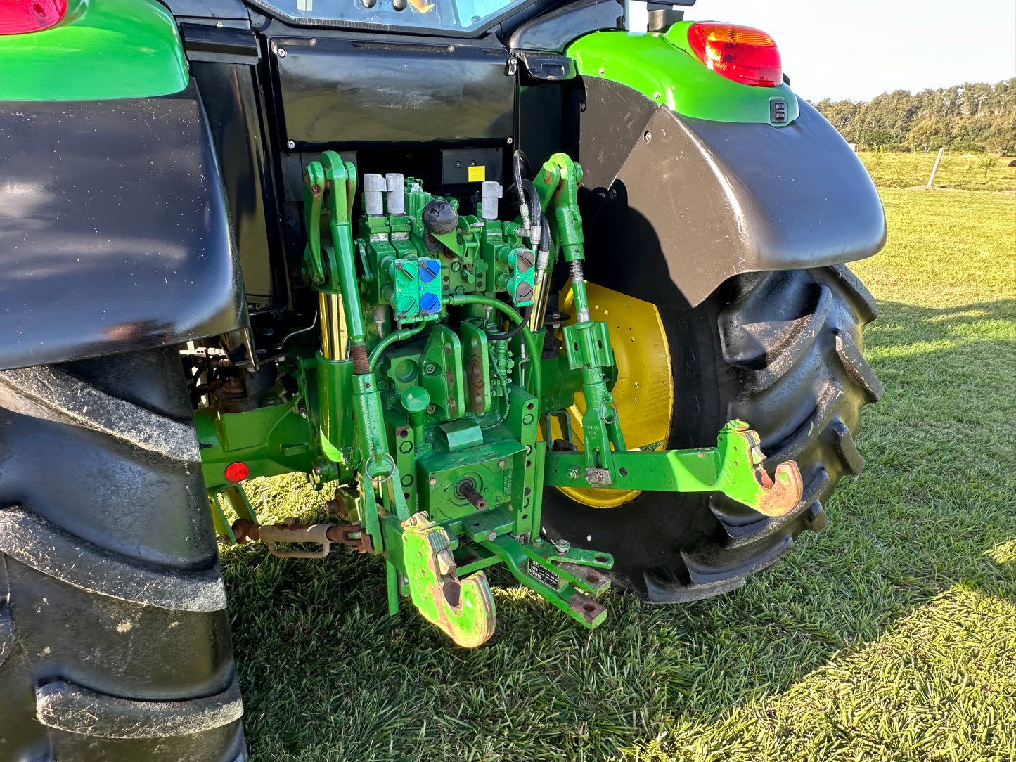 2016 John Deere 6125M