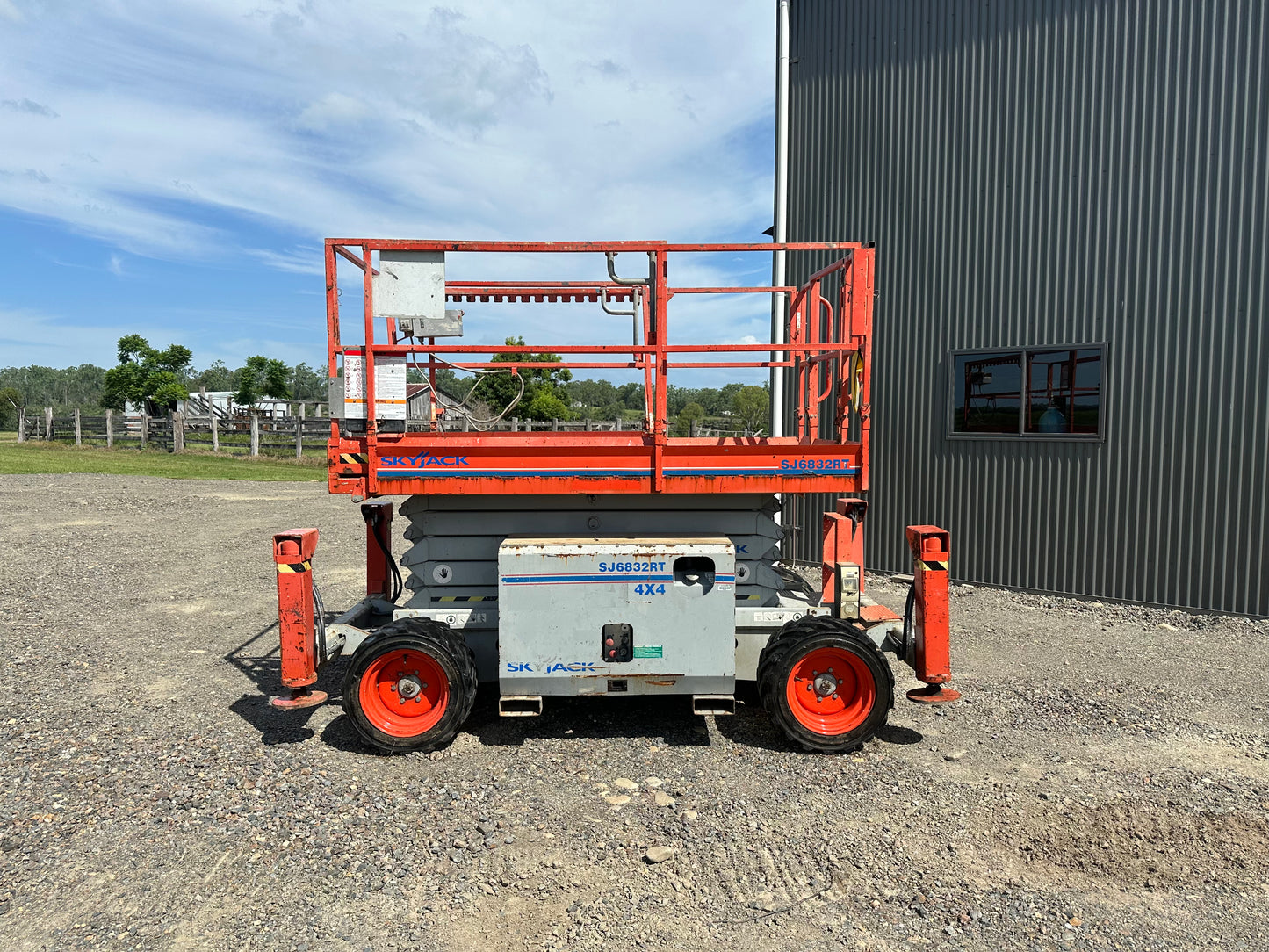 Skyjack Diesel scissor lift