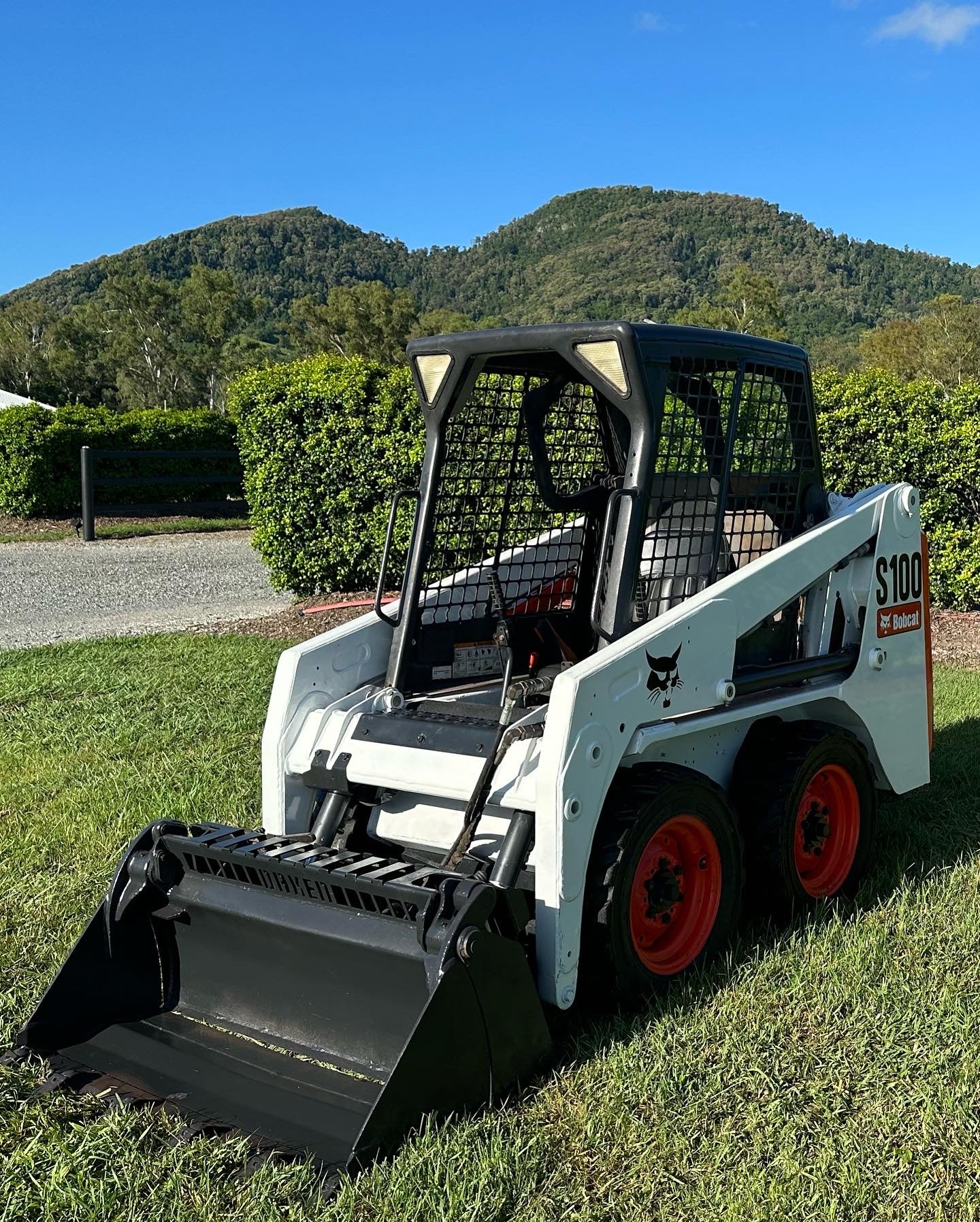 2016 Bobcat S100